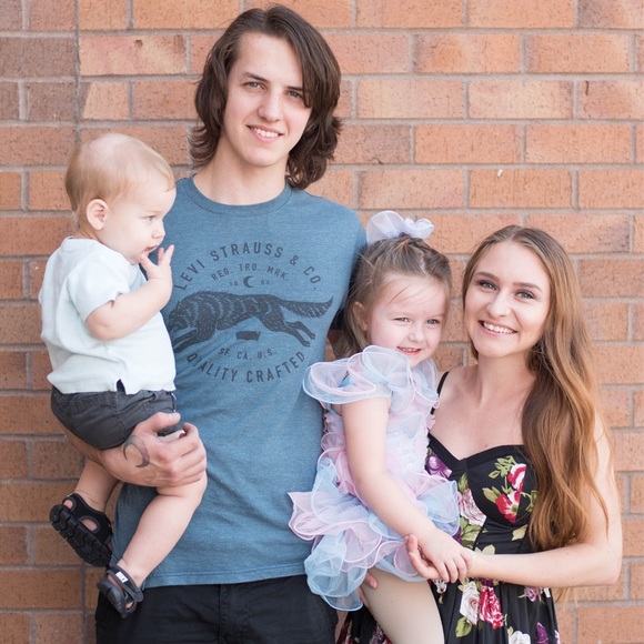 Meet your Posher, Bethany - Picture 1 of 4